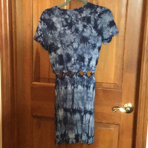 Dress - Picture 2 of 4